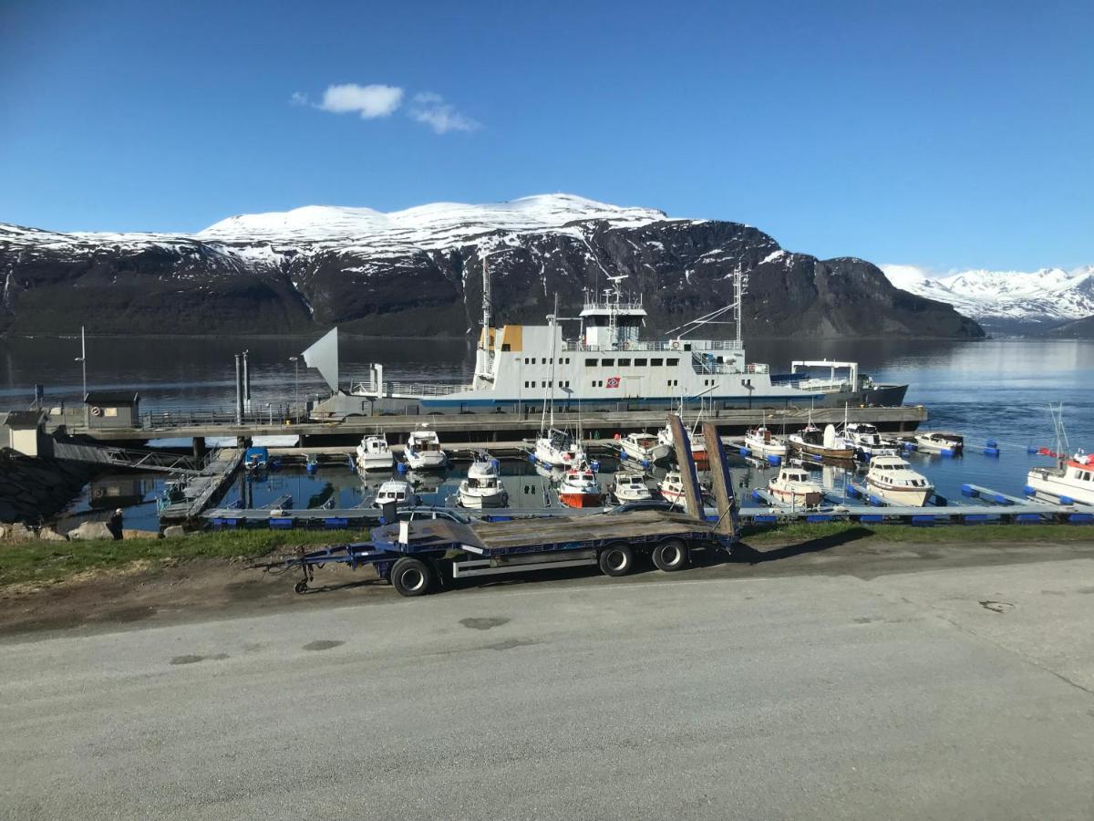 Lyngenfjord Gammelhotell Olderdalen Exterior photo