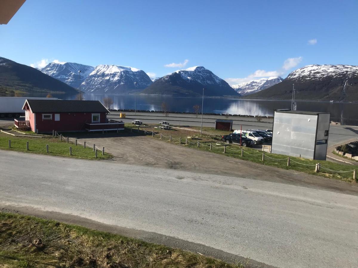 Lyngenfjord Gammelhotell Olderdalen Exterior photo